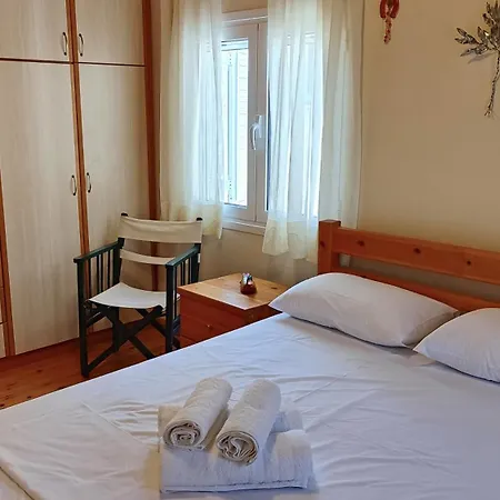 Veneta's House Holiday home Neromilos